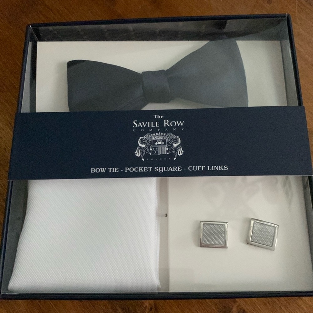 SAVILE ROW Gift Set - Blue Bow Tie- Pocket Square- Silver Cuff Links